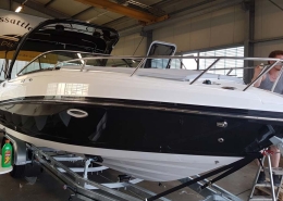 Edelstahl Galerie 1 Edelstahl-Geräteträger auf Sportboot in der Werkstatt