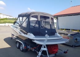 Verdeck Galerie 5 Schwarzes Verdeck auf Motorboot Saver auf dem Trailer